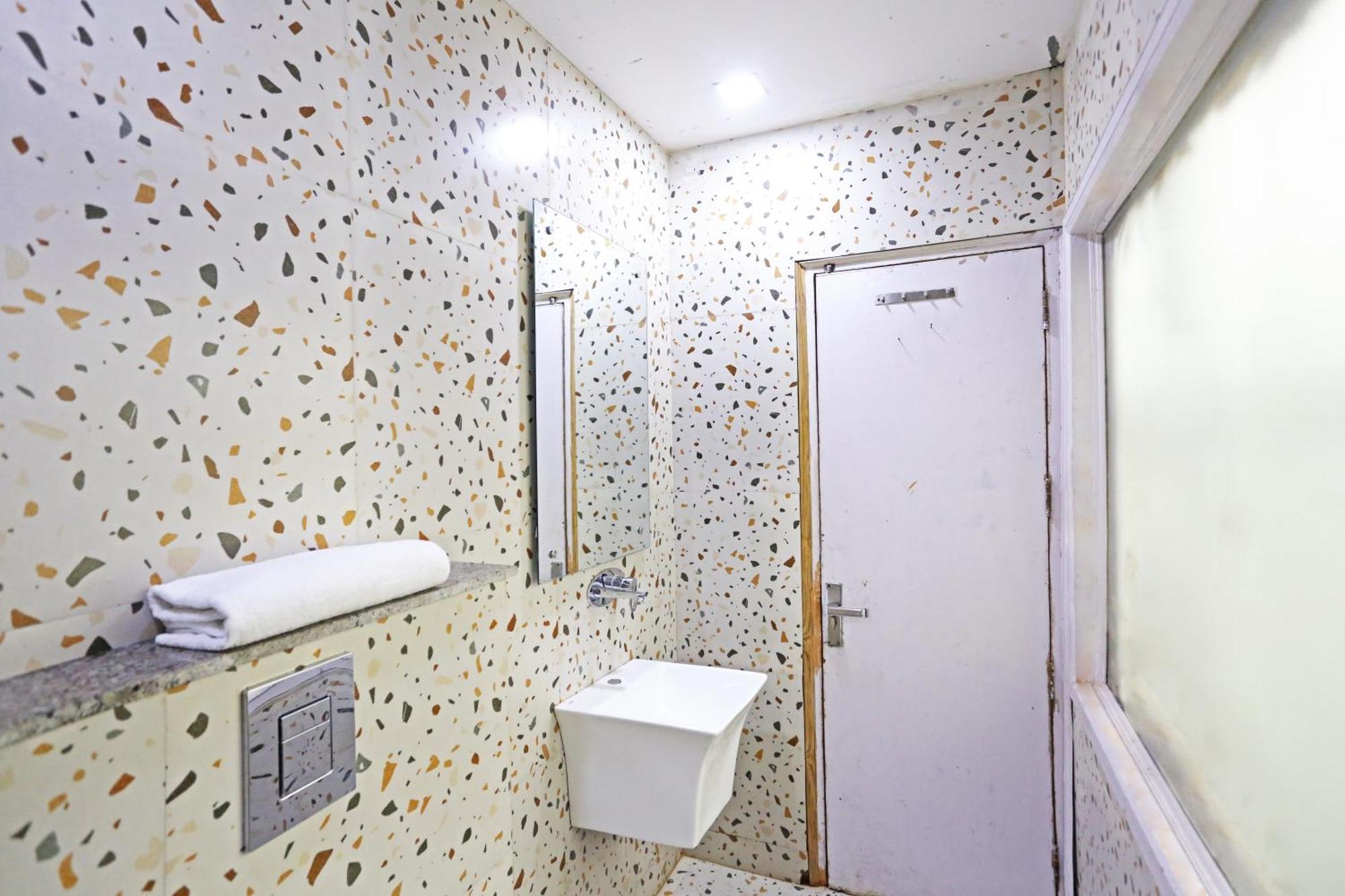 Hotel Preet Palace -5 Mints Walk From Nizamuddin Railway Station New Delhi Luaran gambar