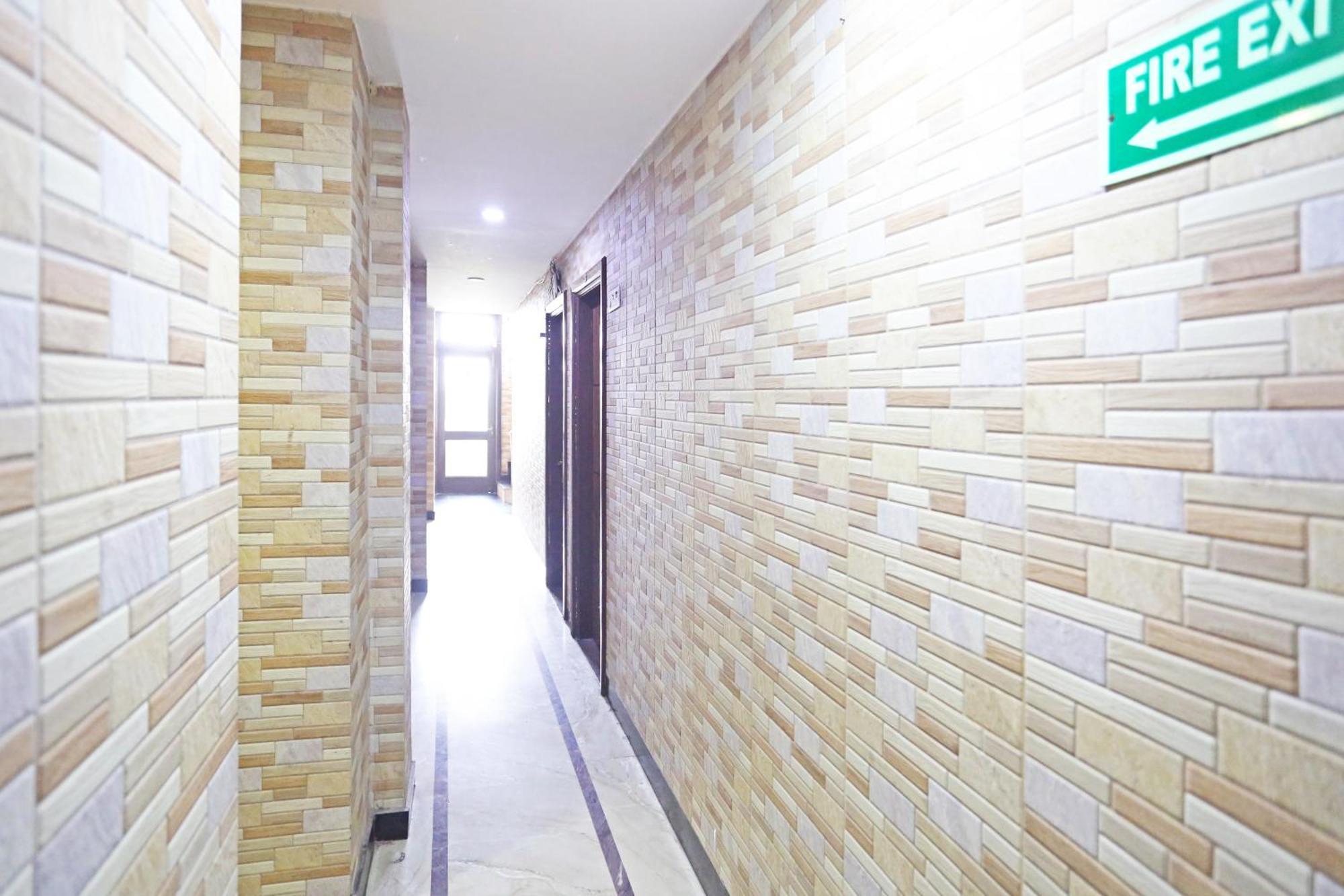 Hotel Preet Palace -5 Mints Walk From Nizamuddin Railway Station New Delhi Luaran gambar