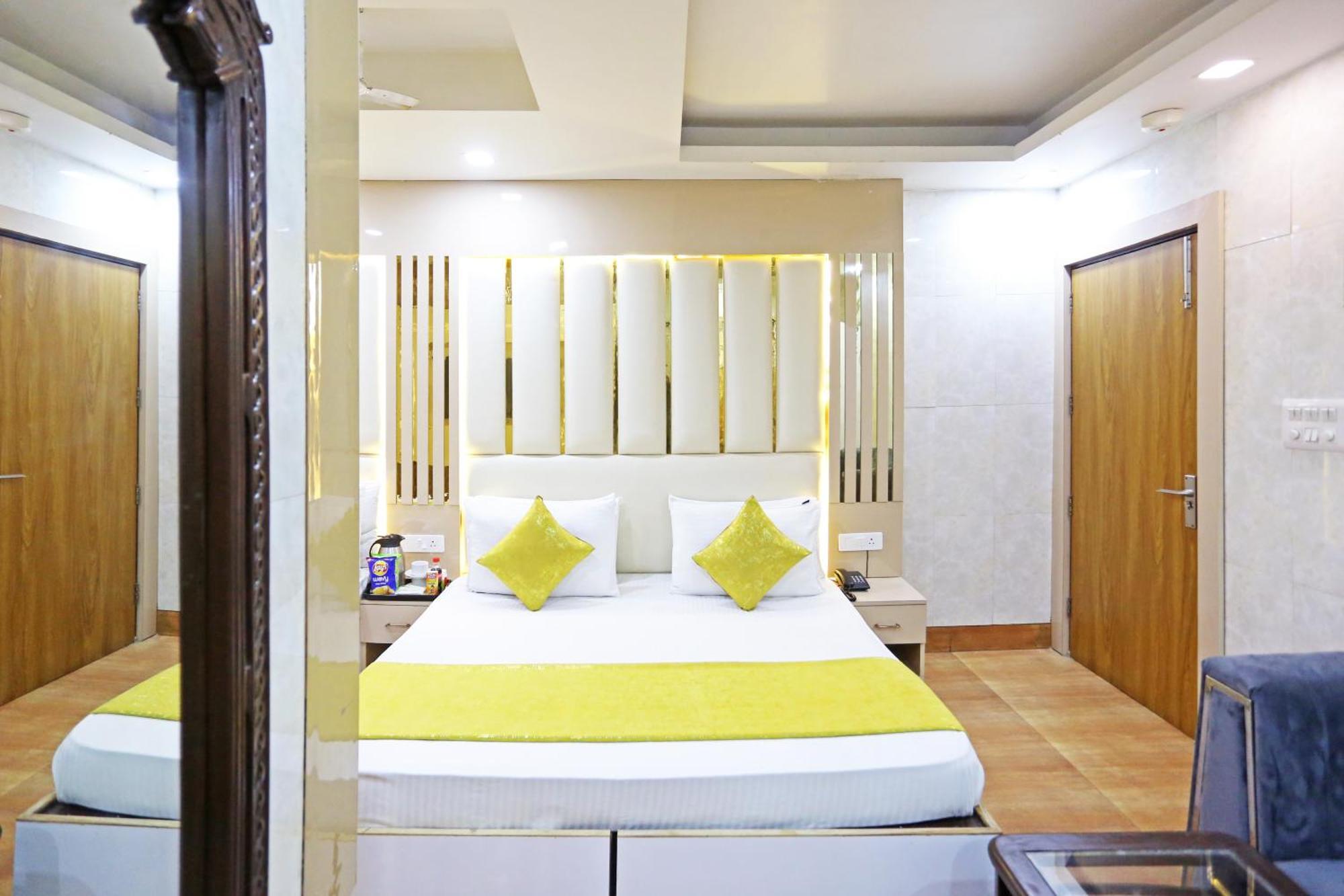 Hotel Preet Palace -5 Mints Walk From Nizamuddin Railway Station New Delhi Luaran gambar